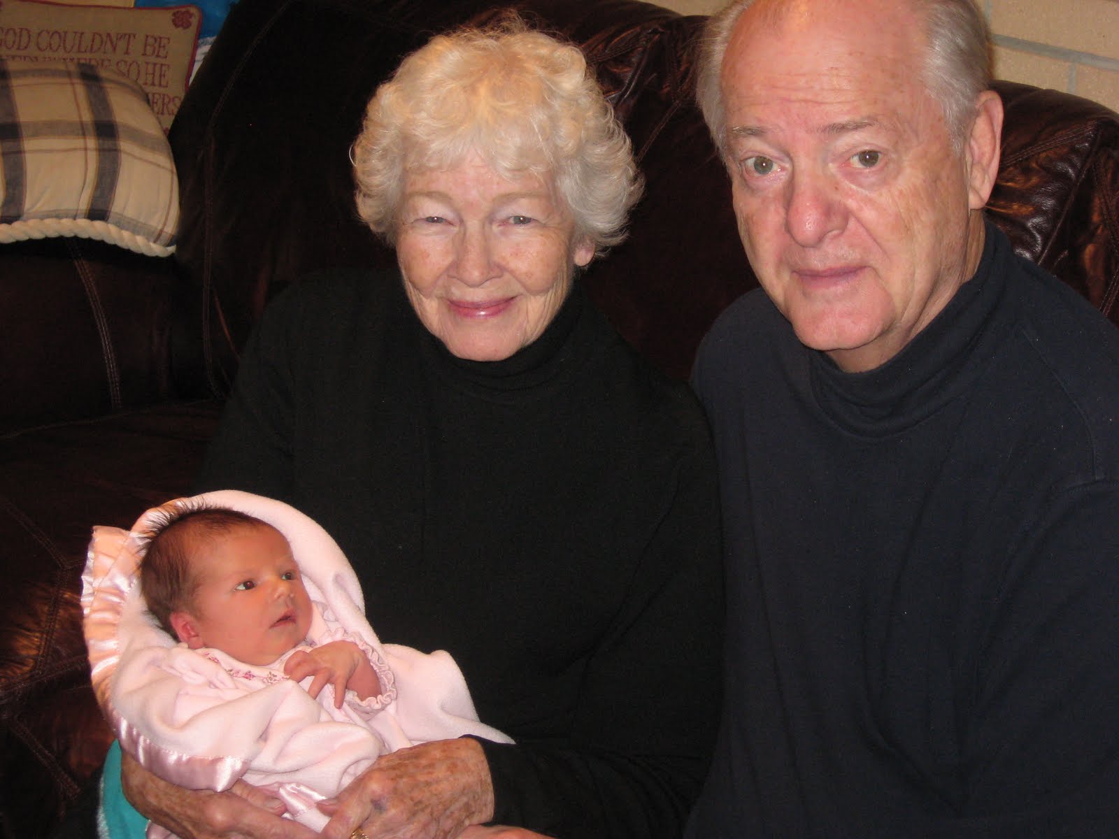 little-munchkins-december-2010