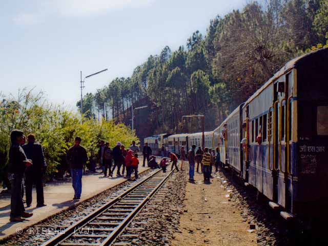 Long Wait time of Shimla-Kalka Toy Train gives enough time to appriciate the beauty of Himachal Pradesh: Posted by VJ on PHOTO JOURNEY @ www.travellingcamera.com : VJ, ripple, Vijay Kumar Sharma, ripple4photography, Frozen Moments, photographs, Photography, ripple (VJ), VJ, Ripple (VJ) Photography, VJ-Photography, Capture Present for Future, Freeze Present for Future, ripple (VJ) Photographs , VJ Photographs, Ripple (VJ) Photography : Kathleeghat.... The First stoppage on the way to Kalka...