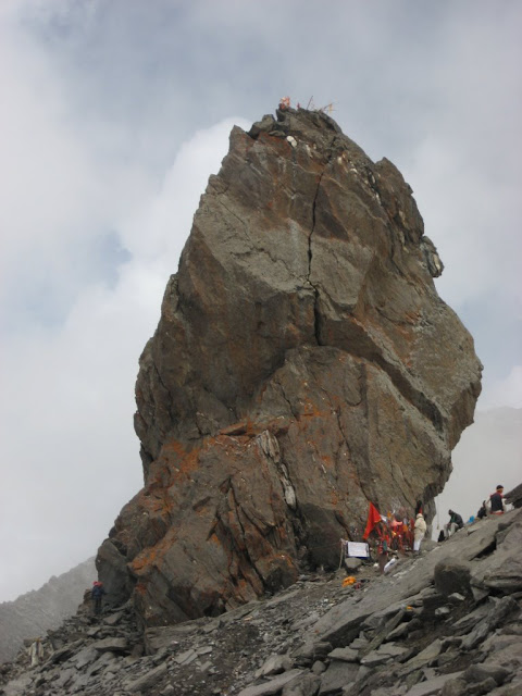 Posted by Ripple (VJ) : Shrikhand Mahadev Yatra SHRIKHAND MAHADEV TREKKING: Rock-made shivalingam on the great heights of mountains. The shivalingam is 72 feet high and stands still at the mountain top, above 18,000 ft altitude.