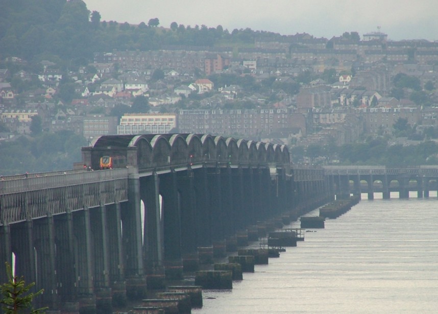 [Train+Crossing+Bridge.jpg]