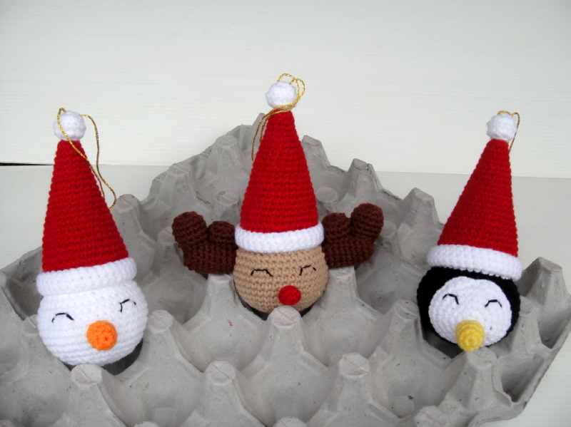 Free crochet pattern to make hat Christmas tree ornaments