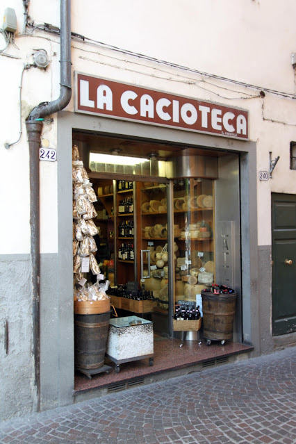 La cacioteca-Lucca