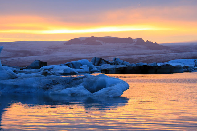 Laguna glaciale di Jokulsarlon al tramonto