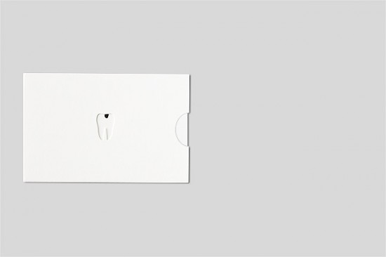 [26_businesscarddentist1f_v2-550x366.jpg]