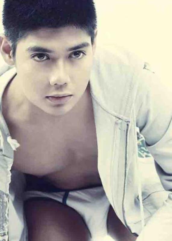 Man Central John de la Cruz The Eyes Have It!