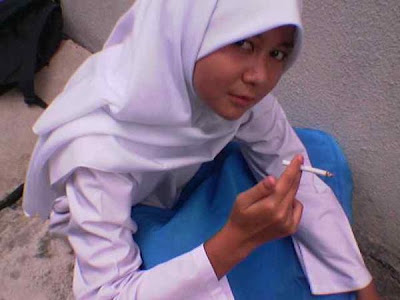 awek+isap+rokok.jpg