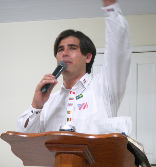 Omar Zaracho manifestando presença de DEUS.