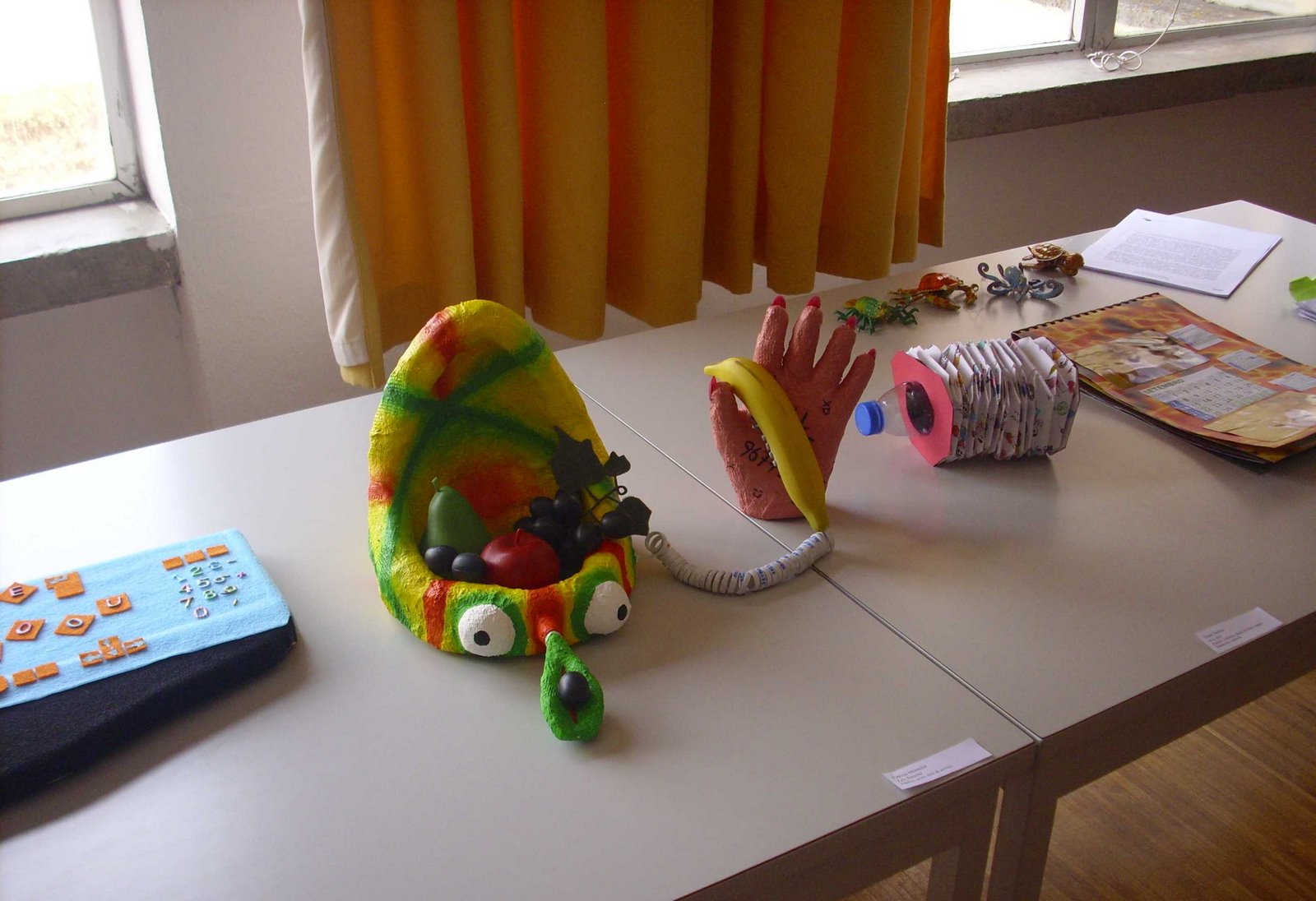 [EXPBIB+RETRATO+OVAL7.jpg]