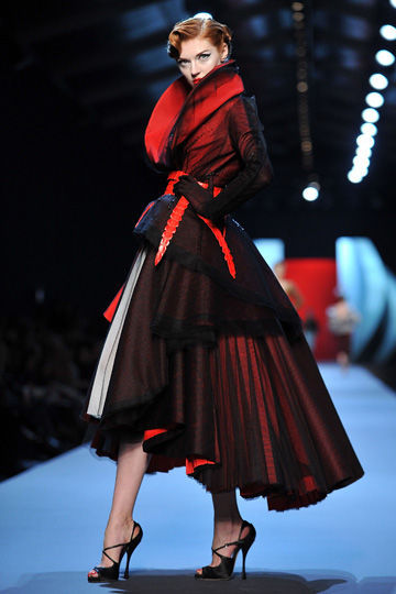 GANDA: Christian Dior Haute Couture Spring Summer 2011