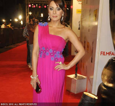 Masala Figures: Sensational bollywood babes sizzles at 55th filfare awards