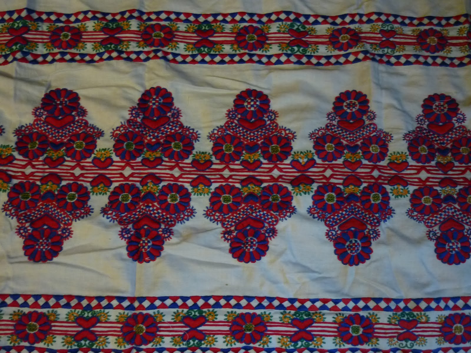 parna vintage linen and hemp: Traditional Hungarian Embroidery (1) 