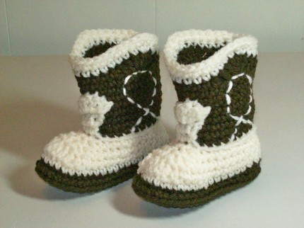 Crochet Cowboy Booties | FaveCraftsBlog - FaveCraftsBlog.com | A