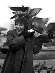 Elizabeth Taylor in Trafalgar Square