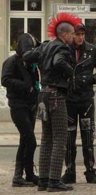 Carambola Camarilla: punk/hippie/pin up