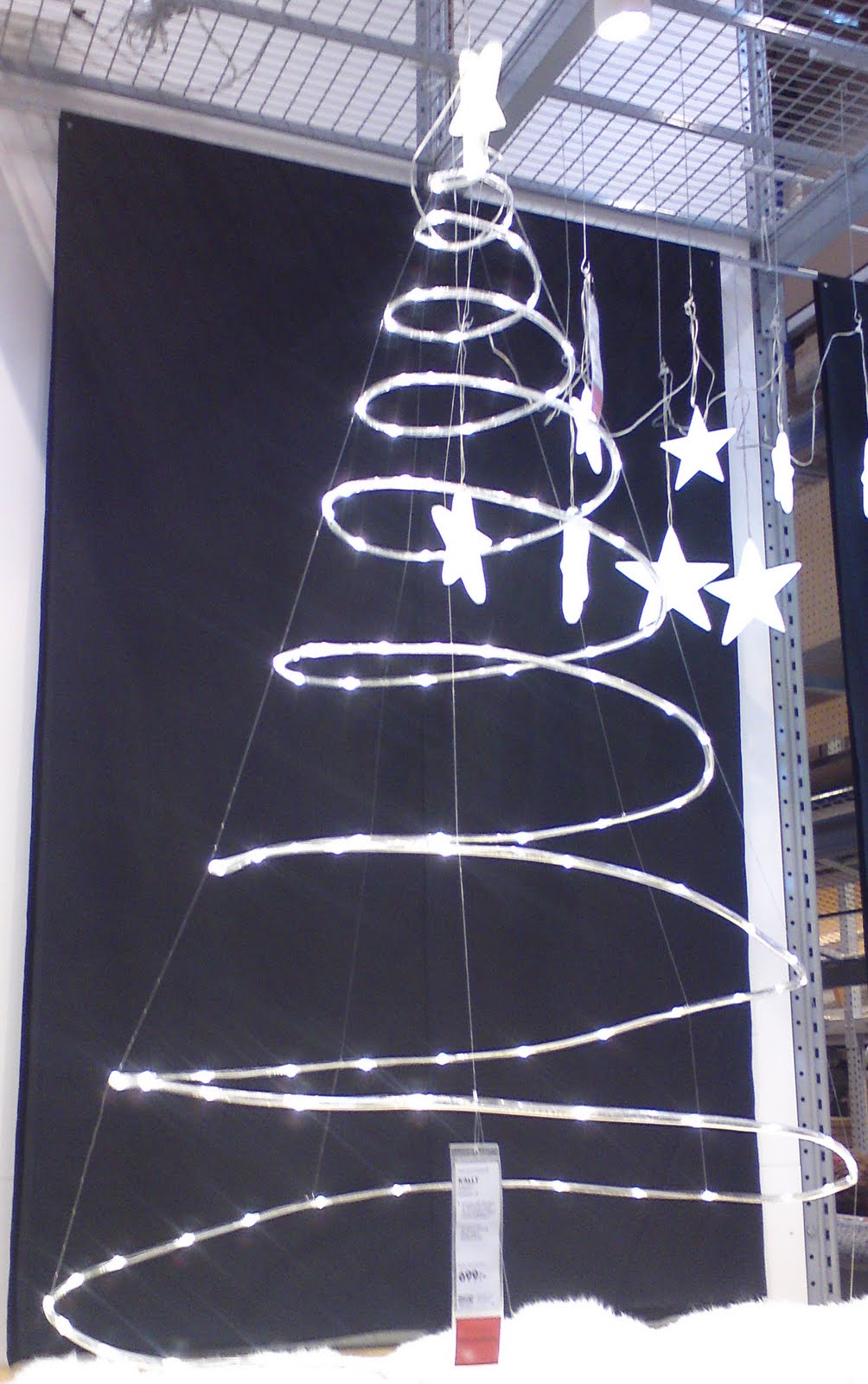 vit julgran ikea Tolis Inredning: KALLT  heter kanske årets julgran om man får tro Ikea