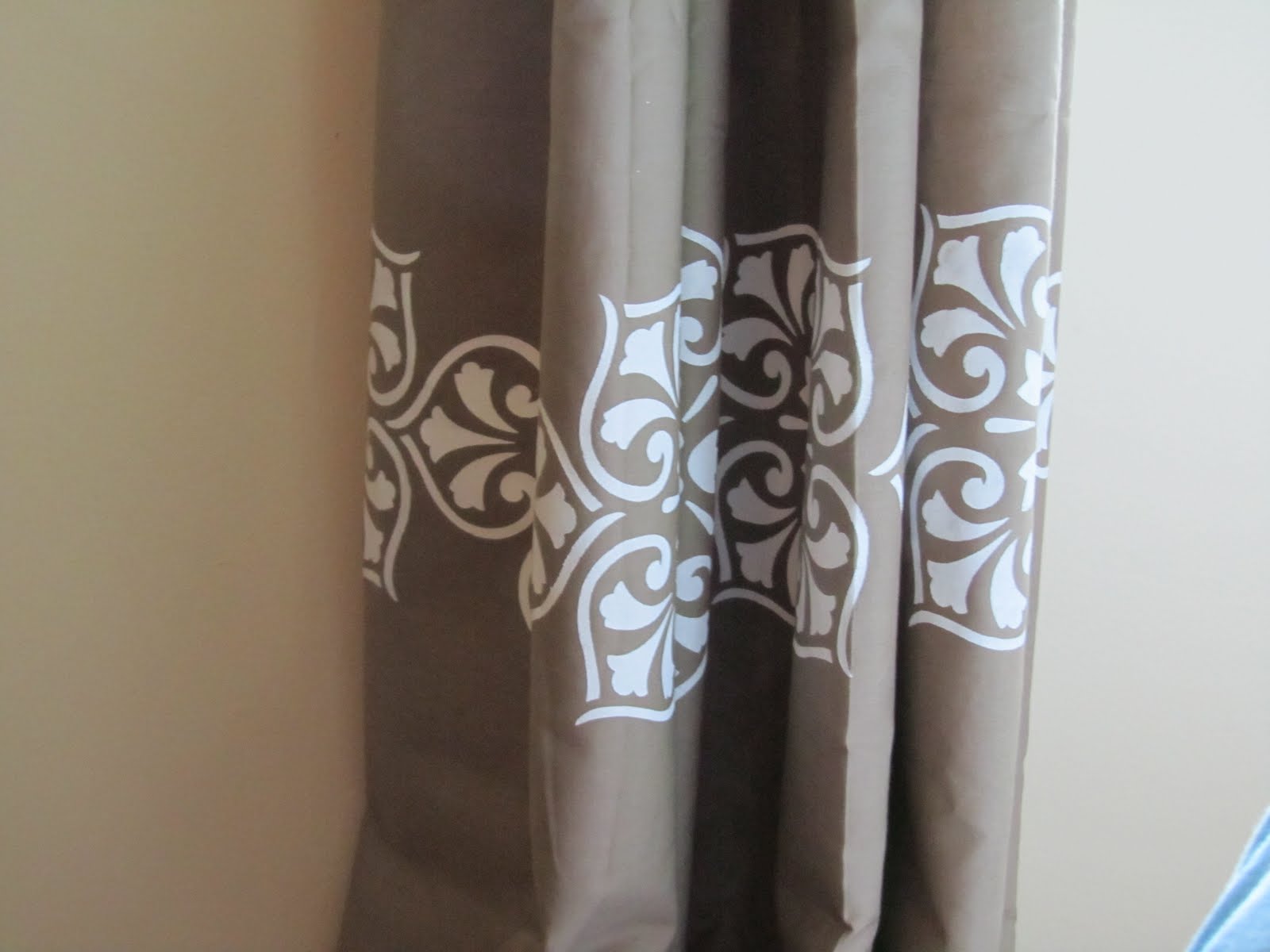Remodelaholic No Sew Painted Pattern Drapes