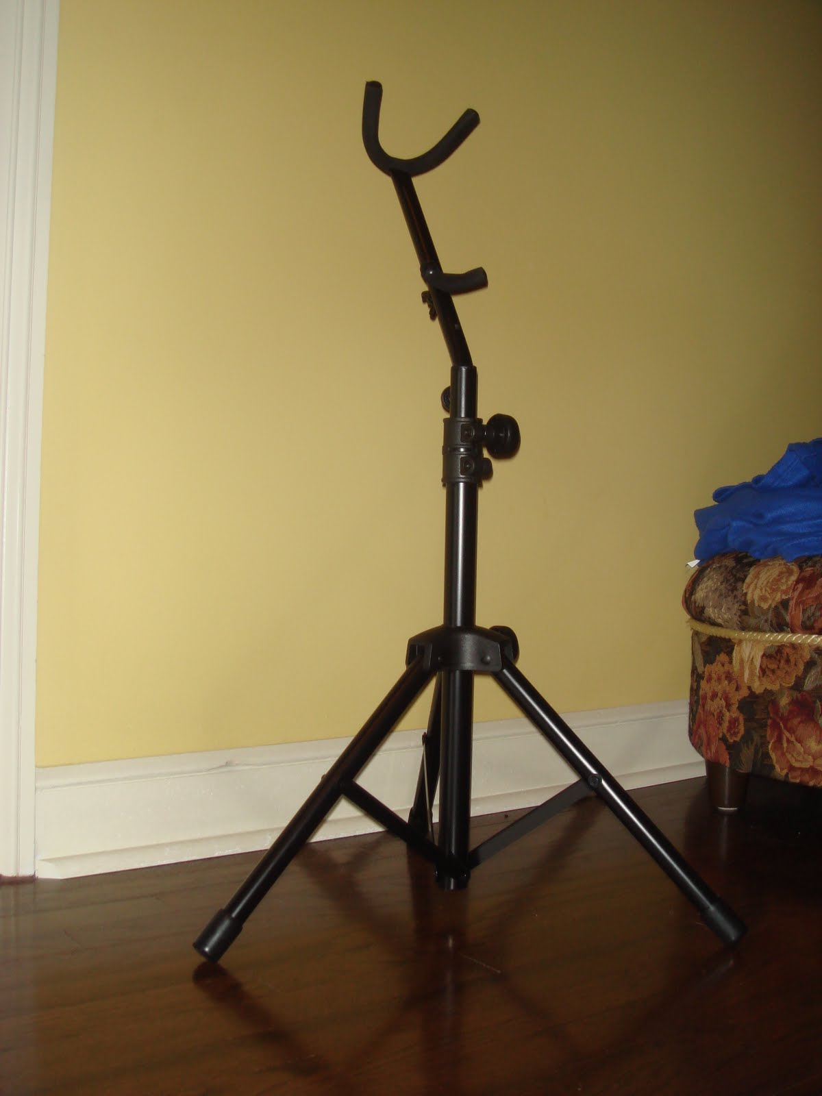 Saxtastic Saxophone OnStage Stands Tall Alto/Tenor Sax Stand Review