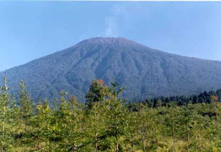 Gunung Tertinggi Di Indonesia (info-asik.com)