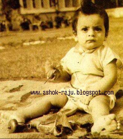 SRK-From-baby-to-Badshah12.jpg