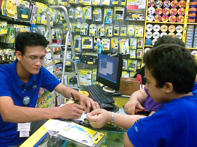 What make's CD-R king click to the public?