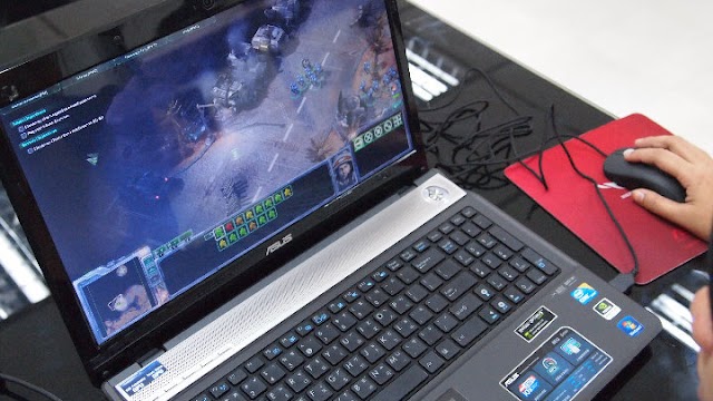 Starcraft II: Wings of Liberty Gameplay Test on ASUS N61Jv