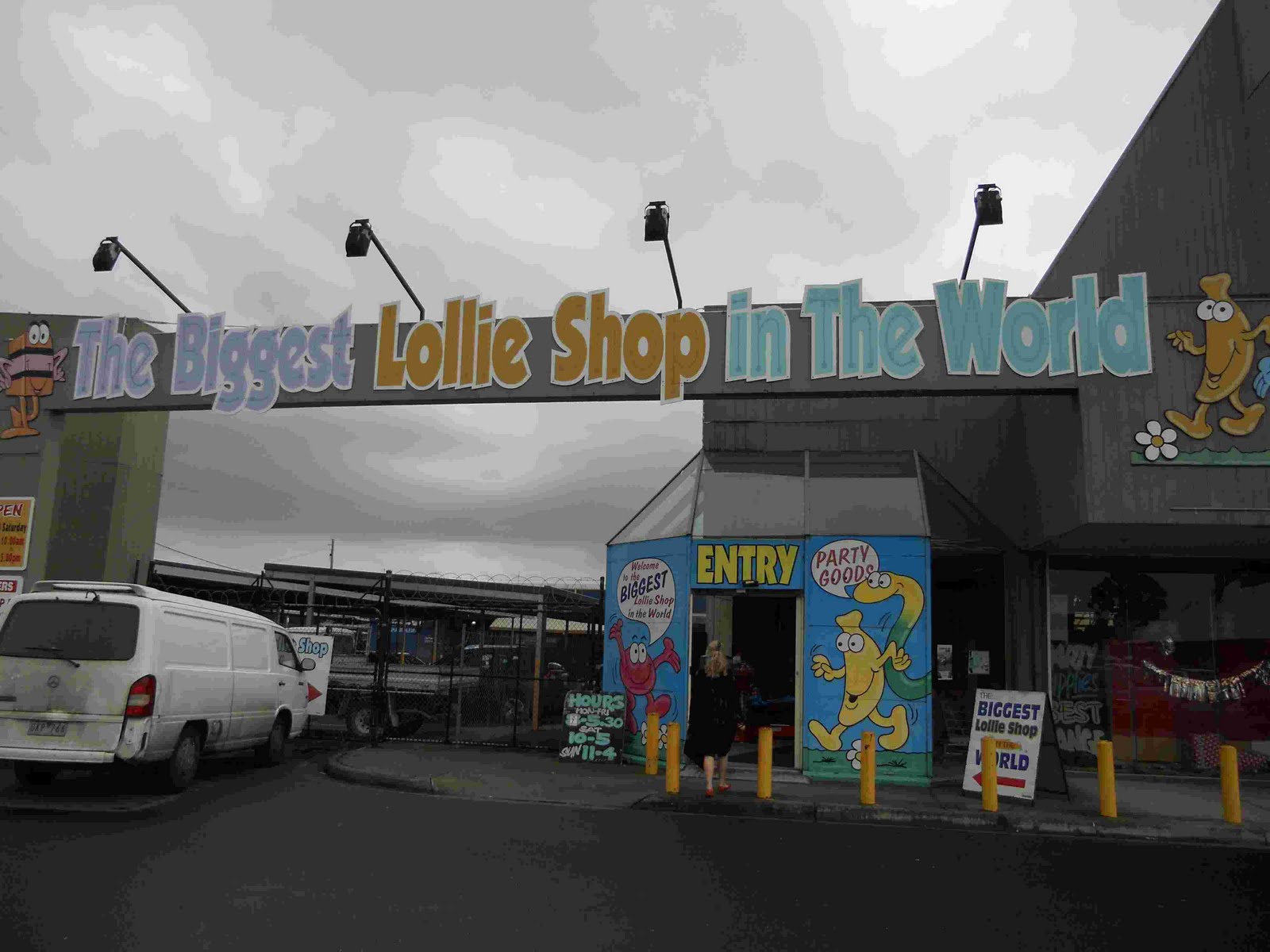 biggest lululemon store in melbourne airport