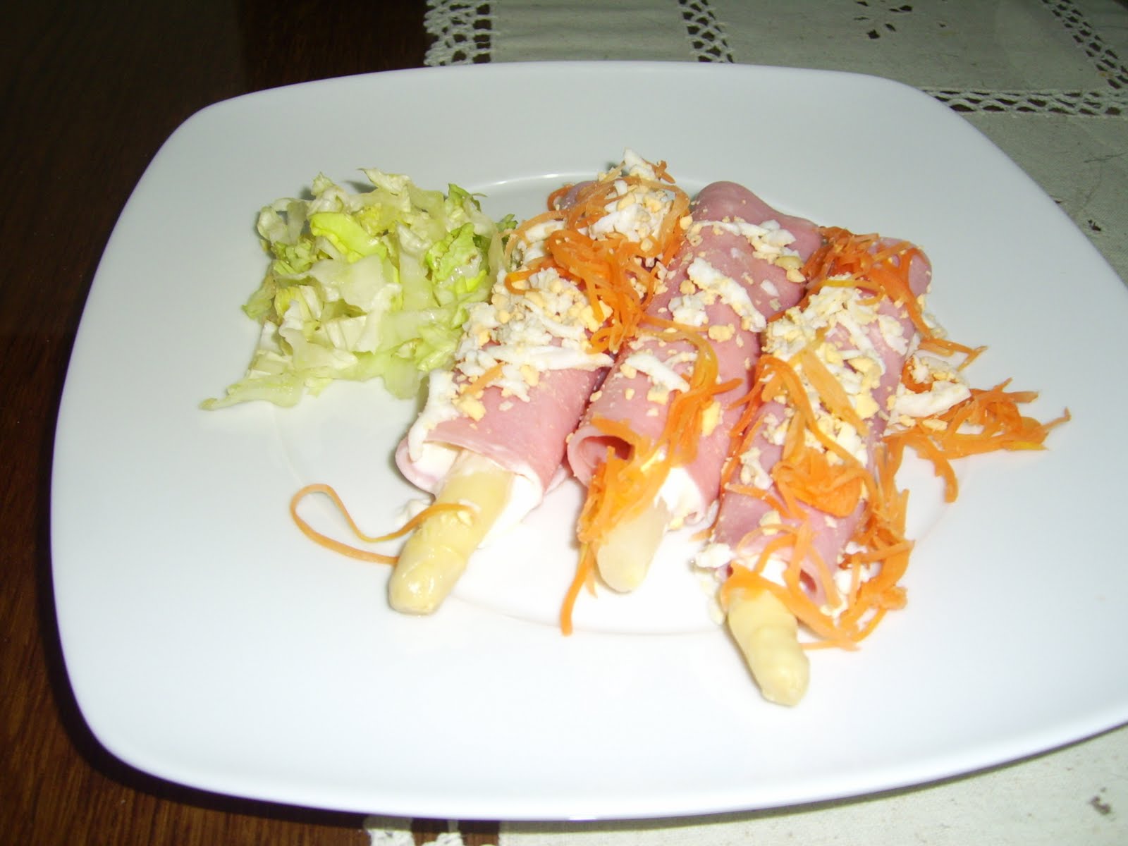 Mis propias cosas: Rollitos de jamón dulce y espárragos