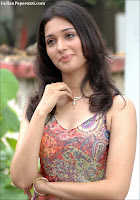 CineSpot Actress: South Indian Actress Tamanna,Pictures,Stills,Images
