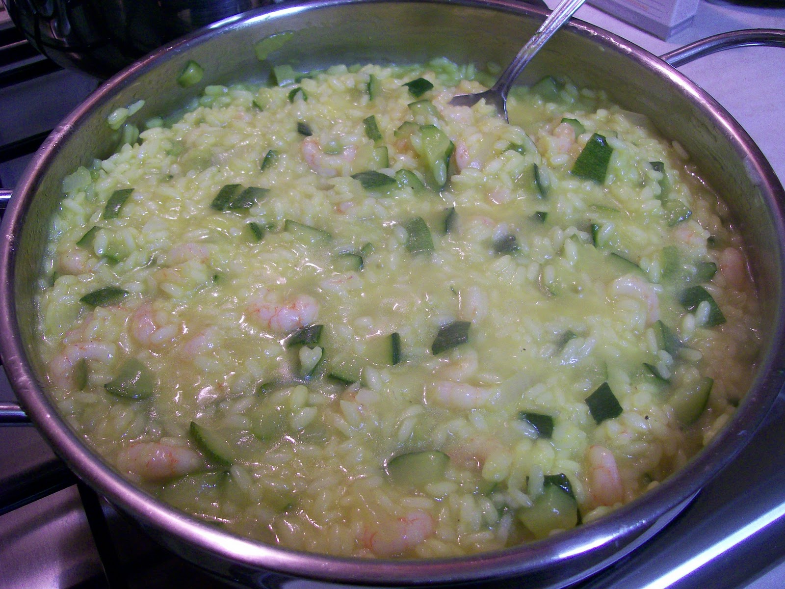 La volpe sonnacchiosa: Risotto allo zafferano con zucchine e gamberetti
