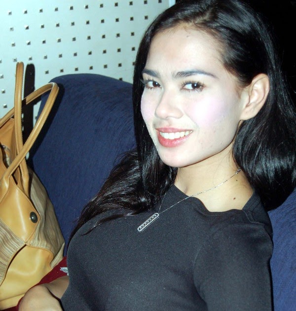 Catherine Wilson Beradegan Ranjang hot Seksi