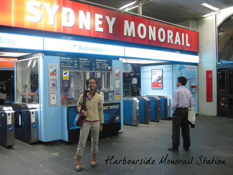 [day5g-monorail.jpg]
