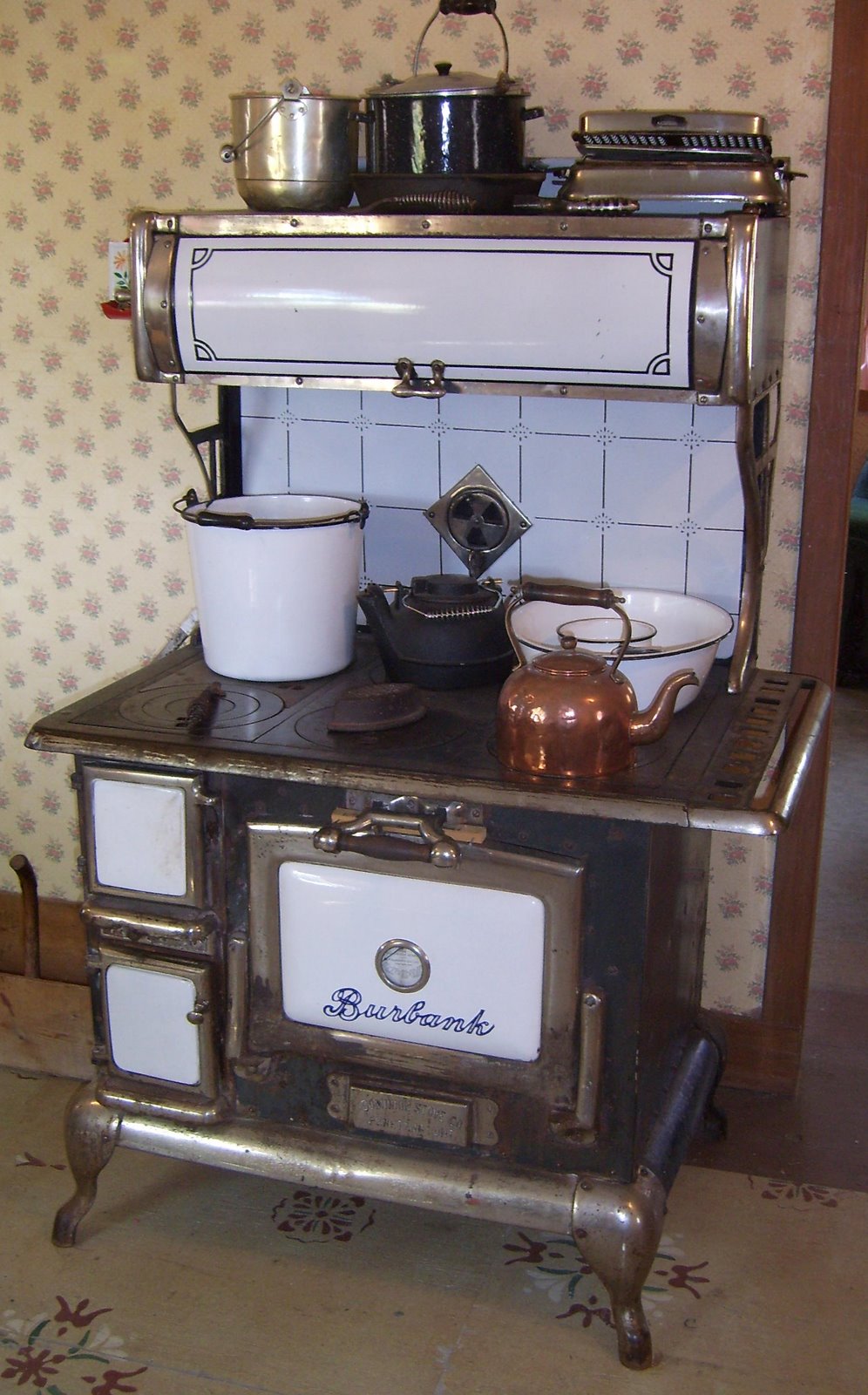 [kitchen+stove.jpg]