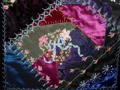 An Encyclopedia of Crazy Quilt Stitches and Motifs - Linda Causee