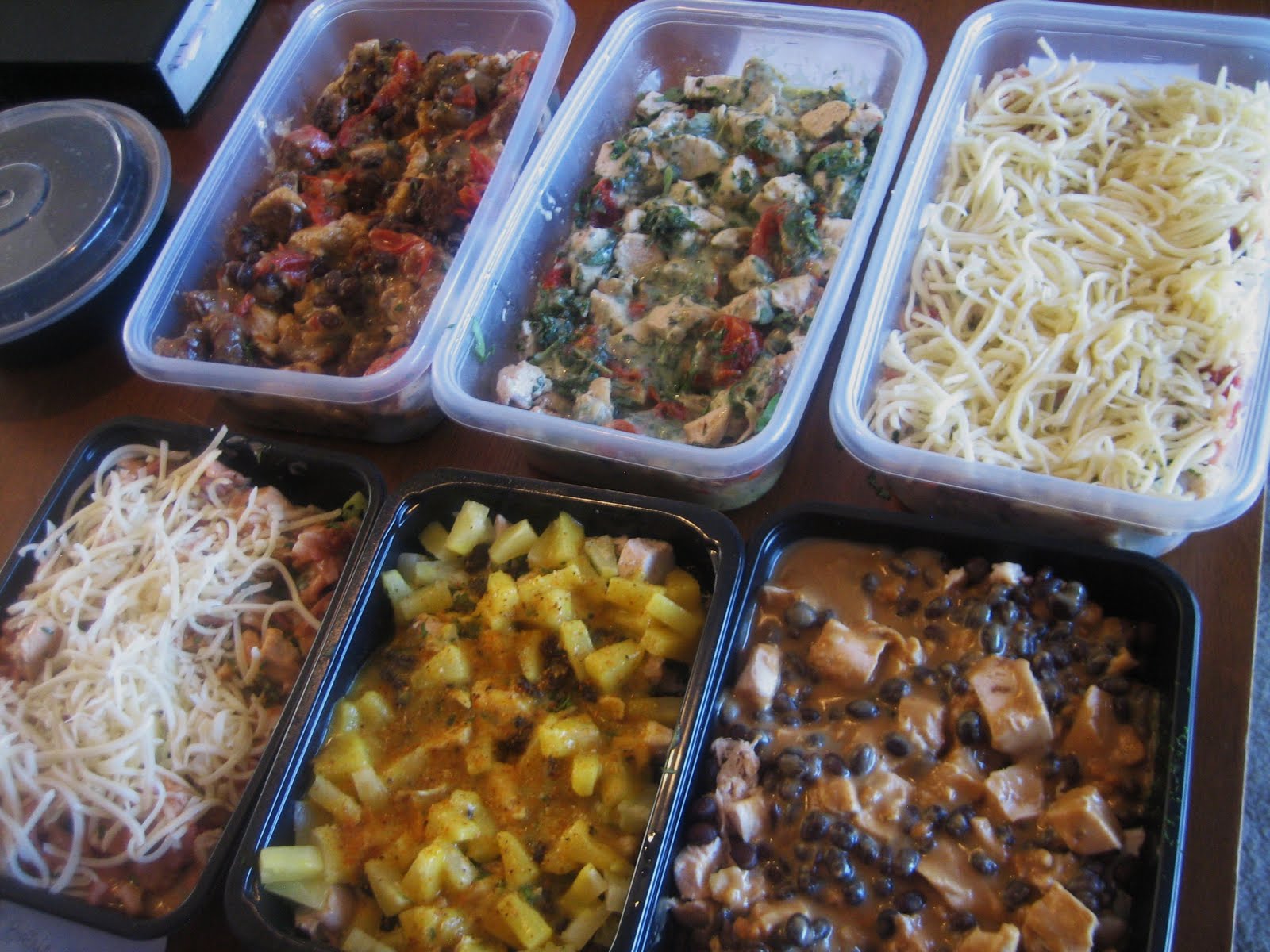 заготовки в морозилку. заморозка овощей в морозильной камере. обеды на заморозку. морозильник с продуктами. что можно заморозить из готовых блюд.