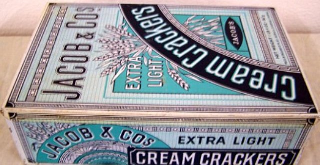 c-1960-jacob-co-cream-crackers-enameled-