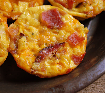 The Cutting Edge of Ordinary: Bacon & Cheese Omelette Cups