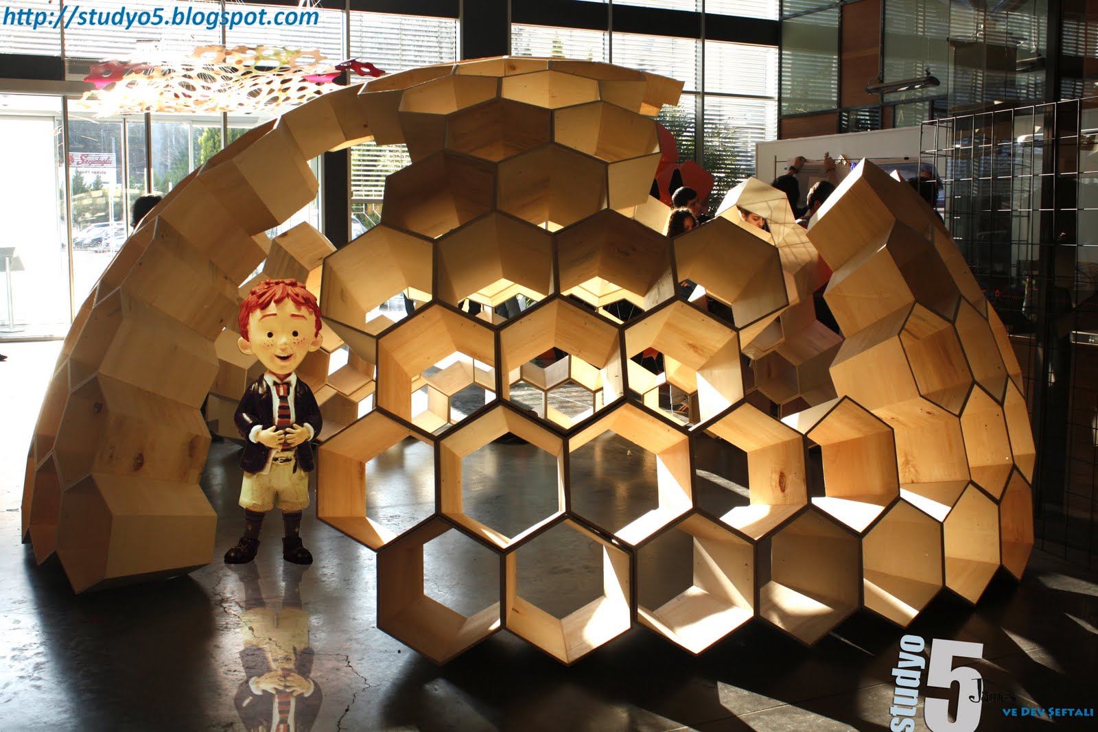 Дом в виде соты построить