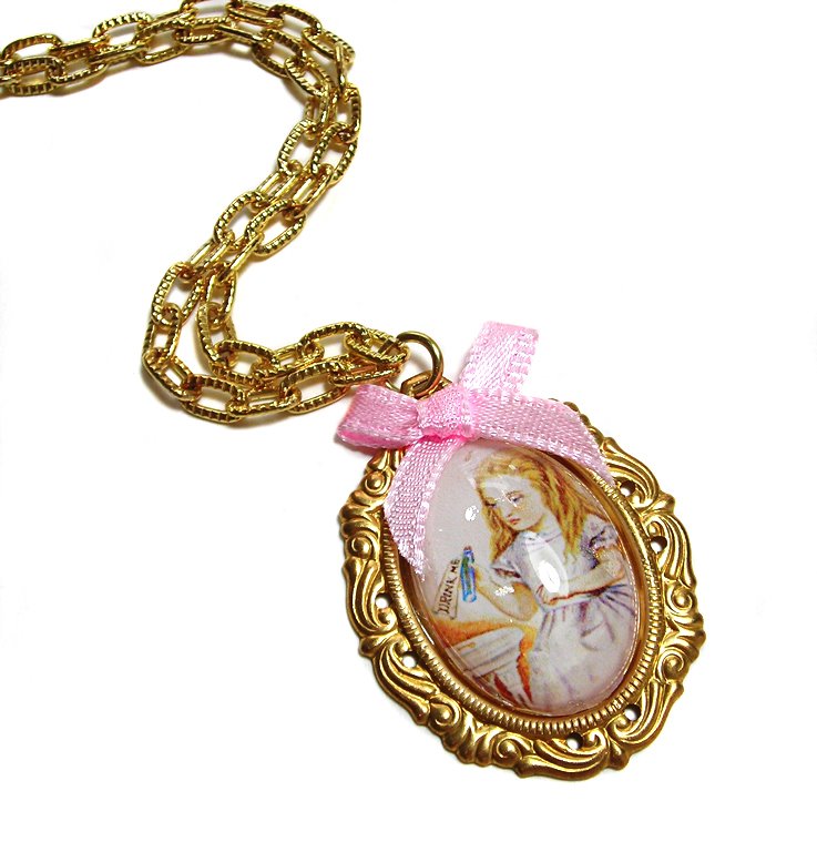 [Alice-pink-pendant.jpg]