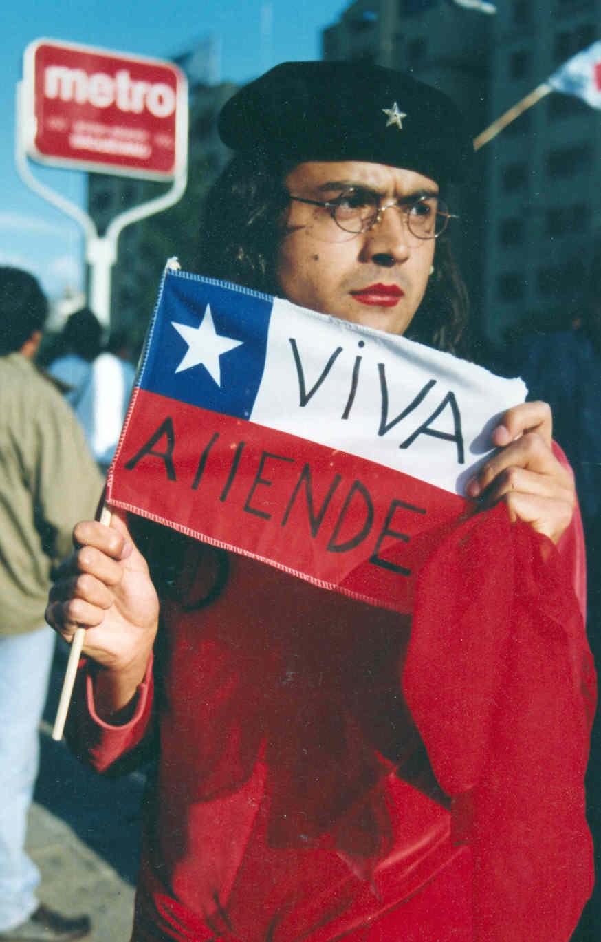 Allende+vive.jpg