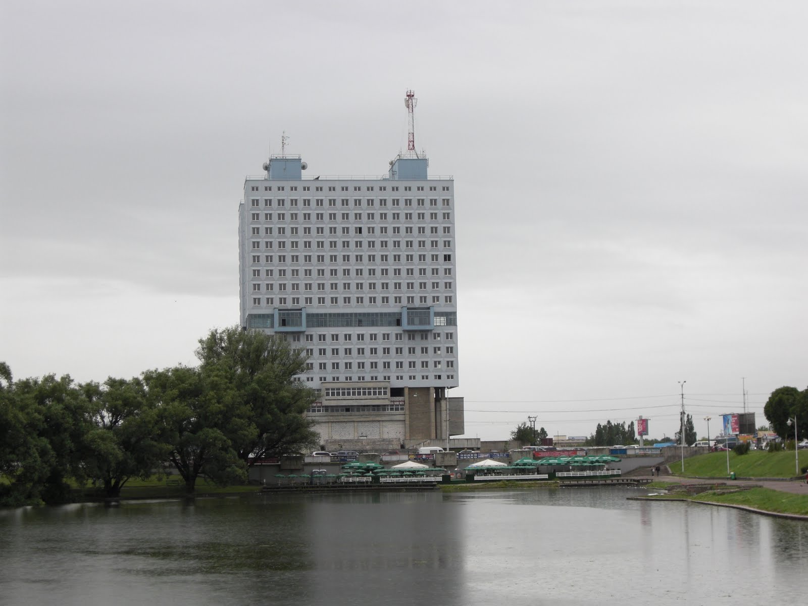 [Eastern+Europe+July+2009+085.jpg]