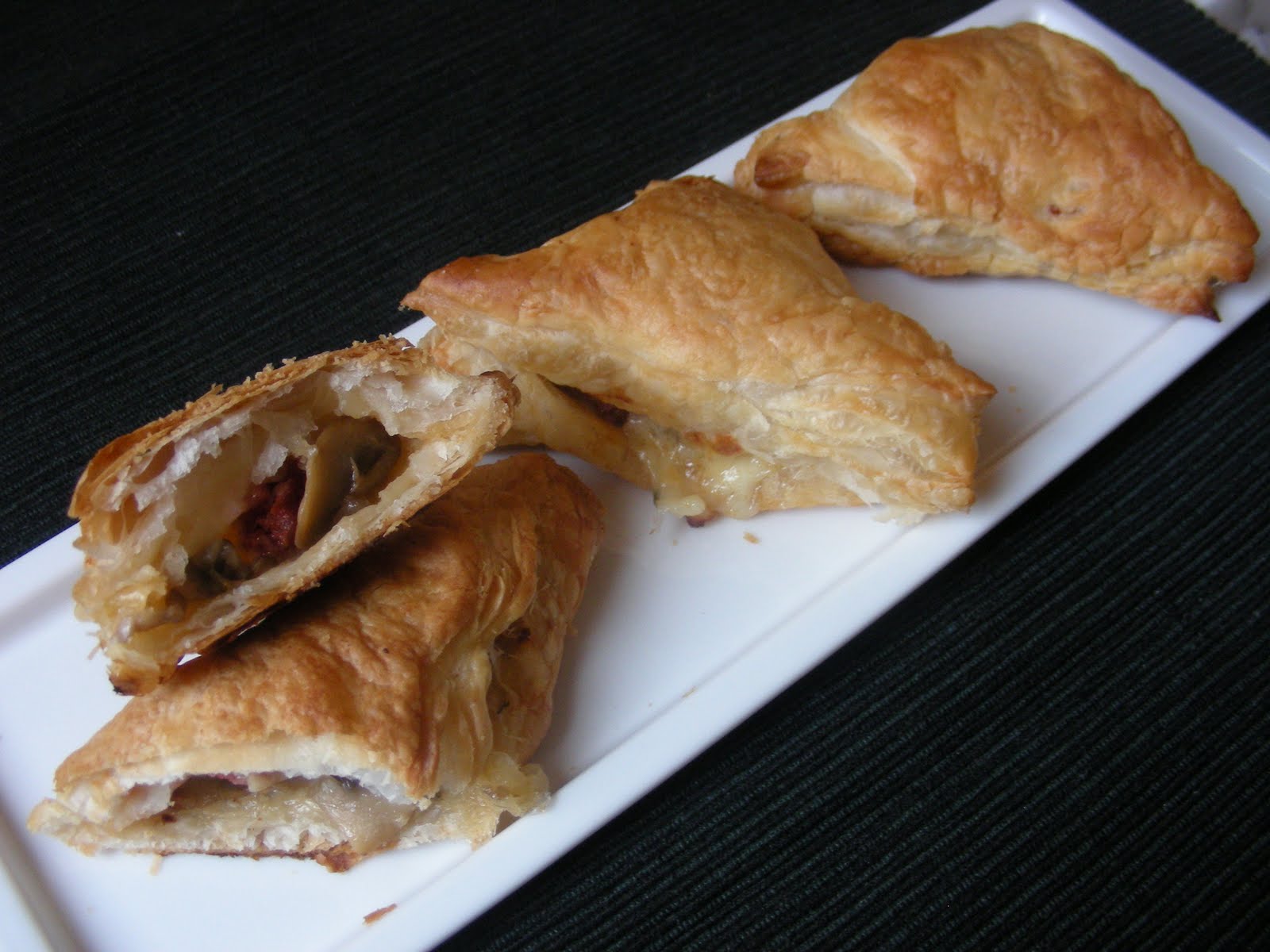 Me Cooking Stuff Sucuklu Mantarlı Kaşarlı Börek