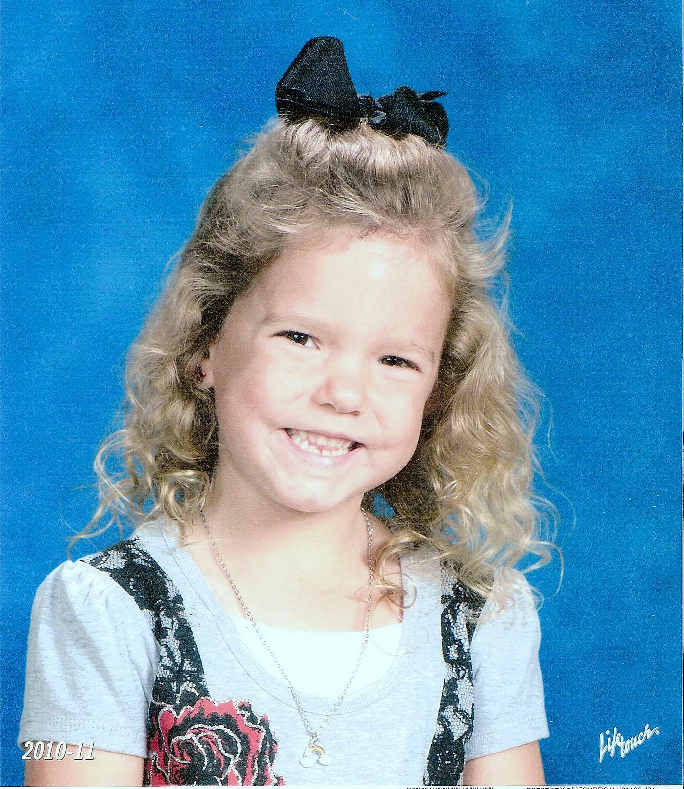 The Buie Blog: La's First Grade School Picture
