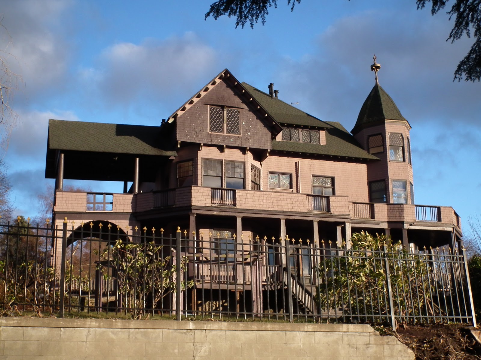 BELLINGHAM DAILY PHOTO Wardner's Castle