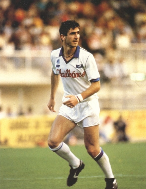 Eric Cantona .. Fútbol con propiedad Eric Cantona .. Fútbol con propiedad