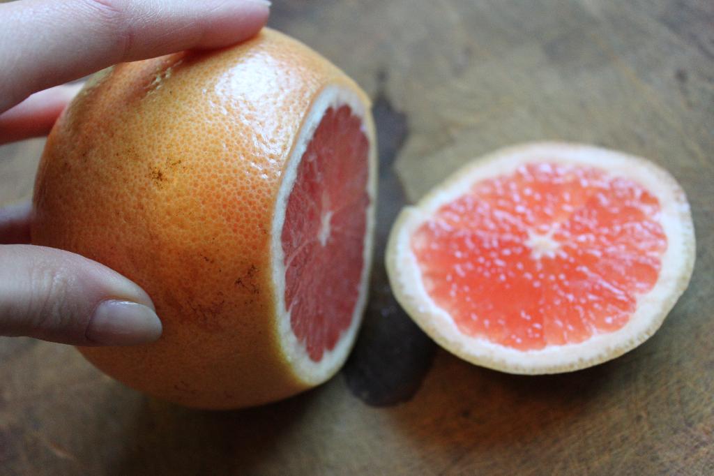the gd kitchen GD cooking class supreming a grapefruit