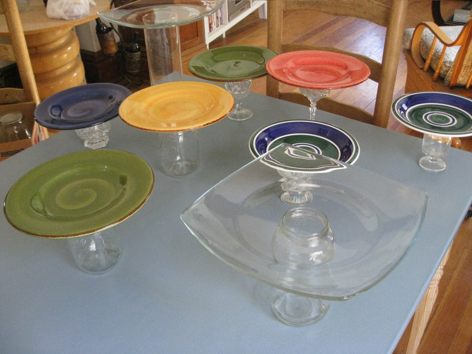 Weekend Charm DIY Pedestal Plate Stand