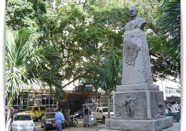 [Estatua+homenagem+Getulio+vargas.jpg]