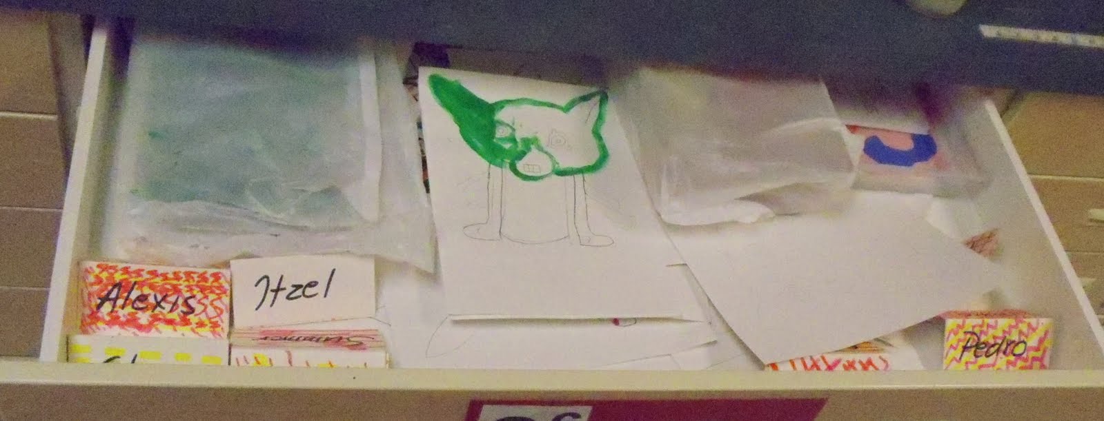 Hands, Head 'n Heart in the Artroom Simplify Tempera Paint