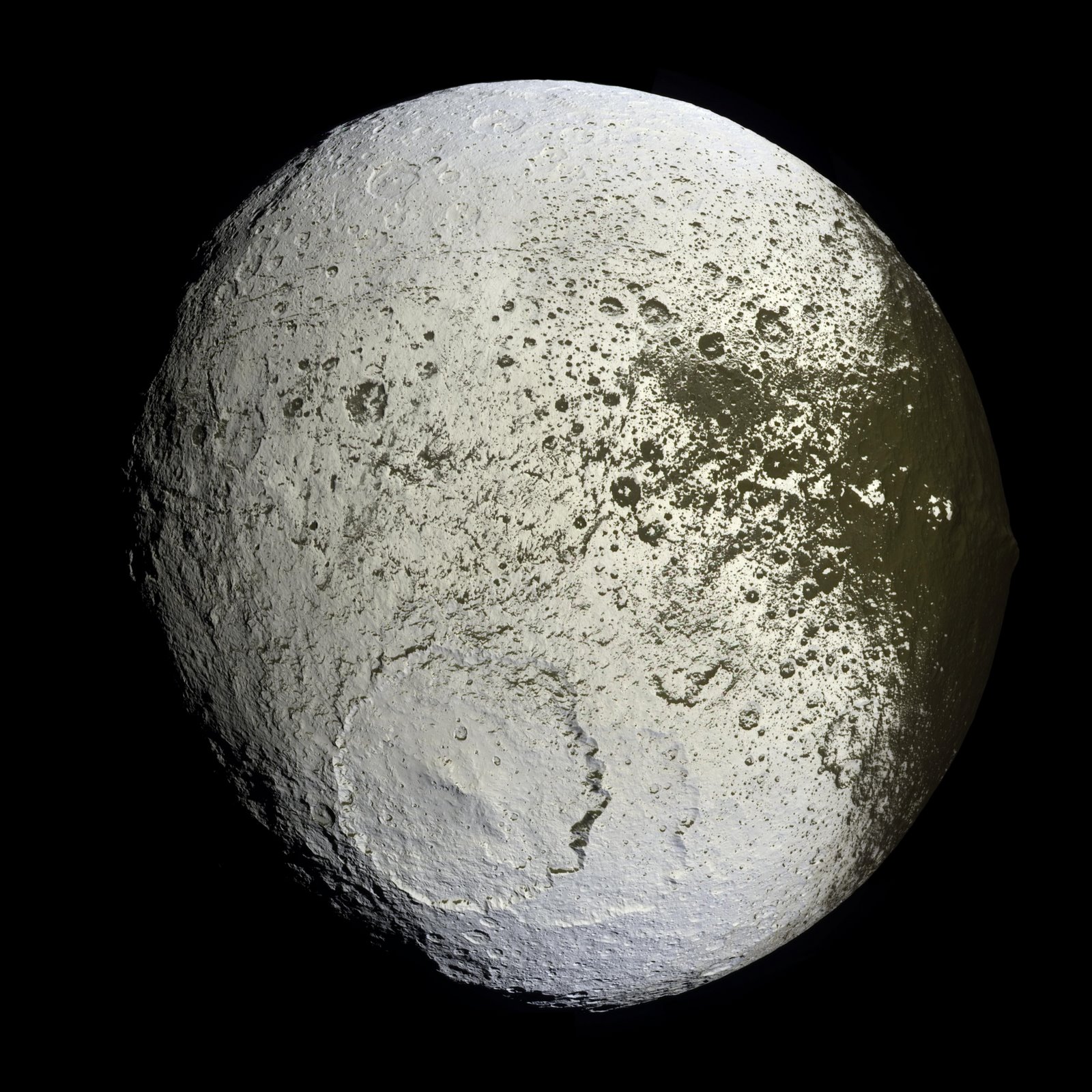 [iapetus2_cassini_big.jpg]