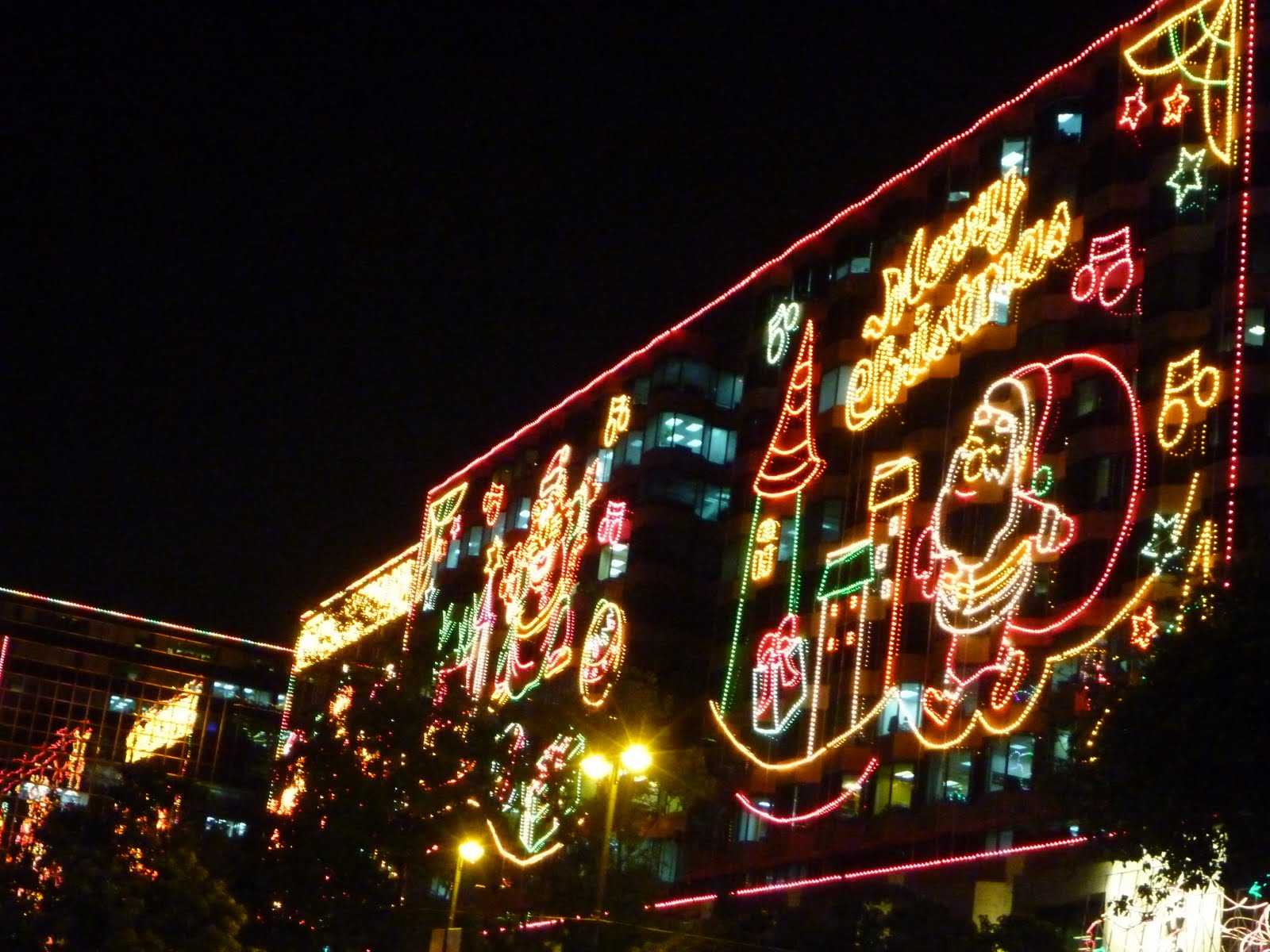 Take a ride to Hong Kong The Christmas decorative lighting at Tsim Sha